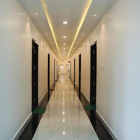 Bina-Etawa Hotel Shri Siddhivinayak מראה חיצוני תמונה