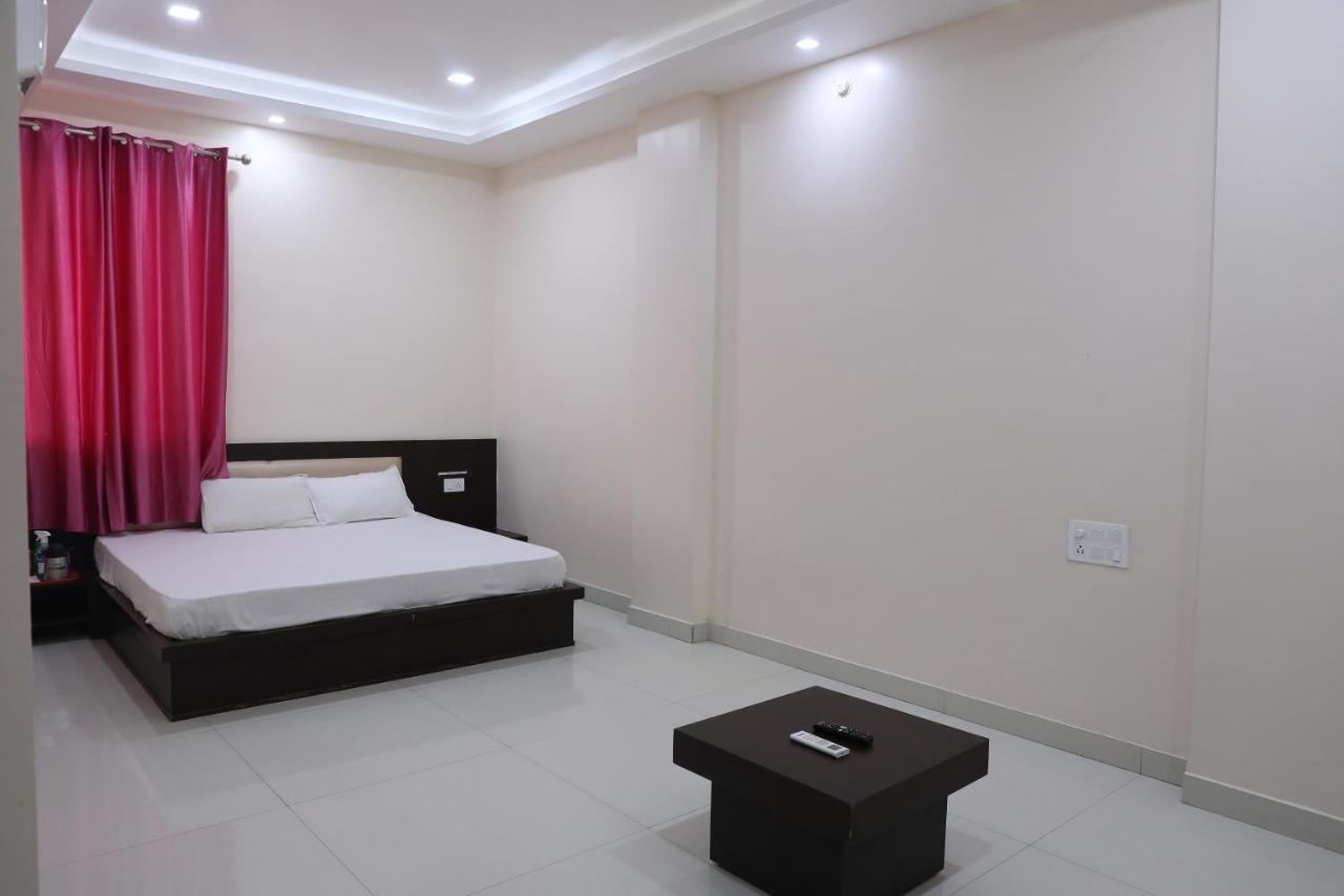 Bina-Etawa Hotel Shri Siddhivinayak מראה חיצוני תמונה