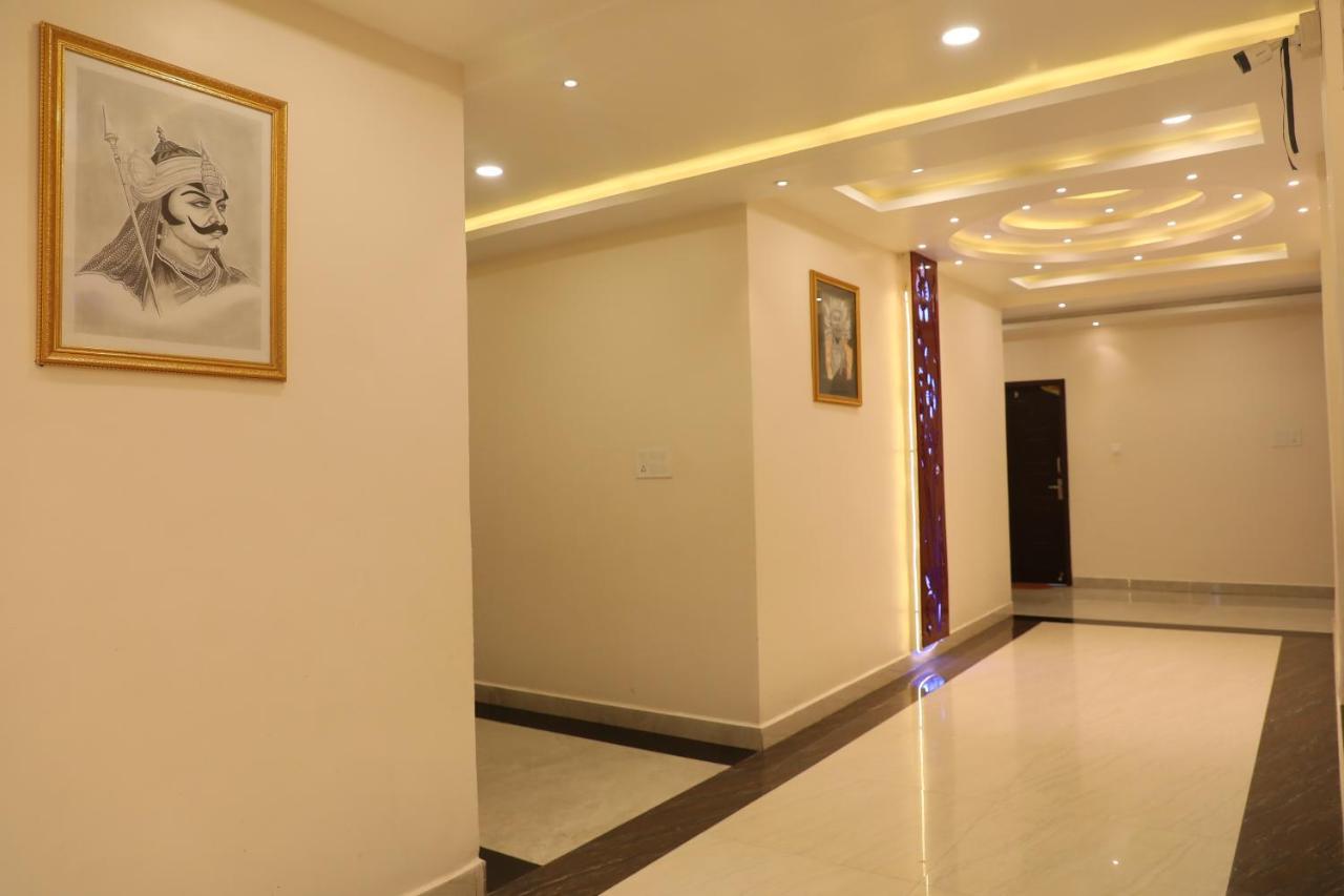 Bina-Etawa Hotel Shri Siddhivinayak מראה חיצוני תמונה