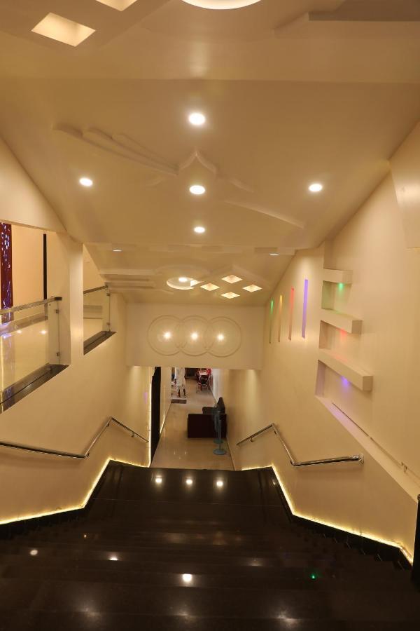 Bina-Etawa Hotel Shri Siddhivinayak מראה חיצוני תמונה