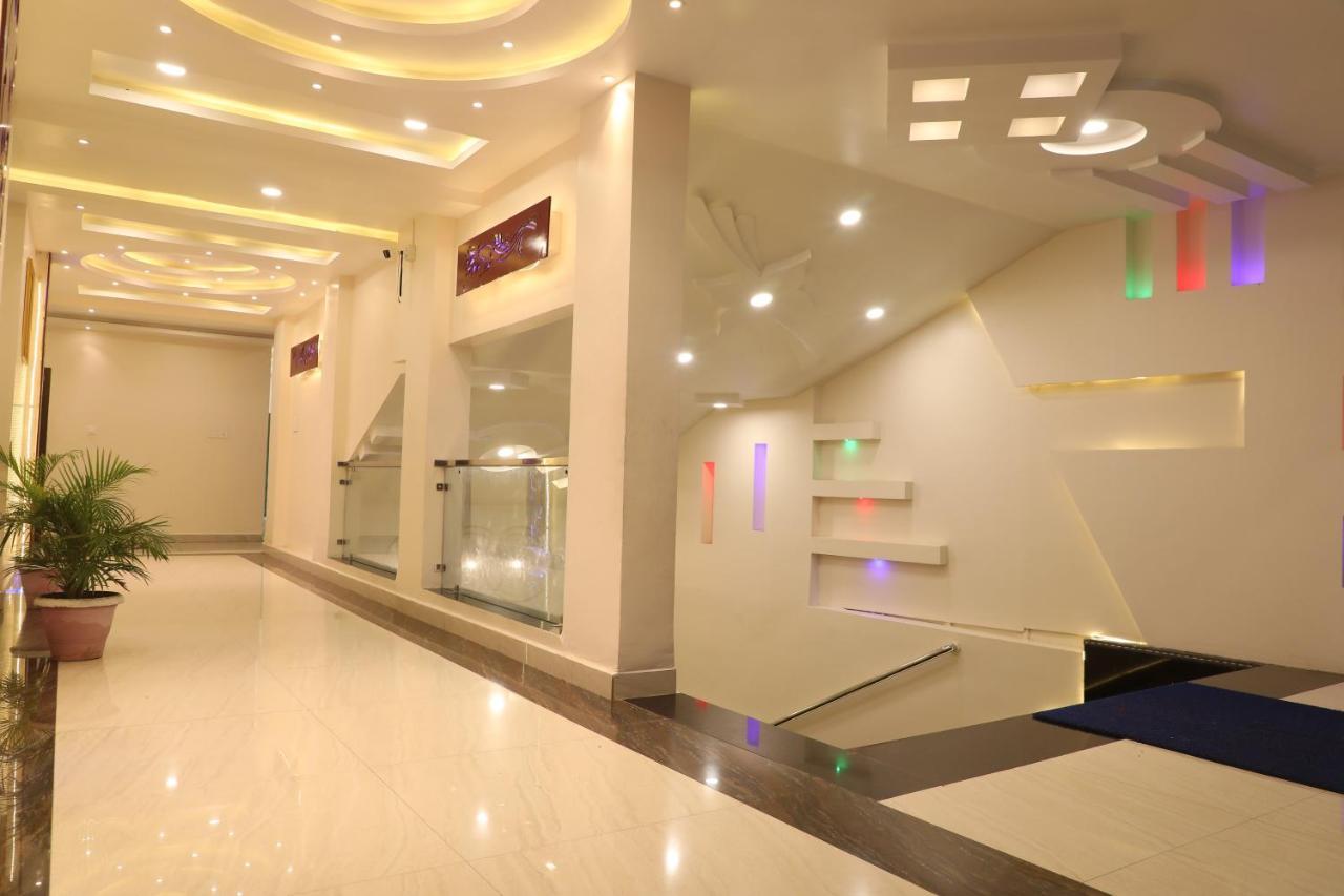 Bina-Etawa Hotel Shri Siddhivinayak מראה חיצוני תמונה