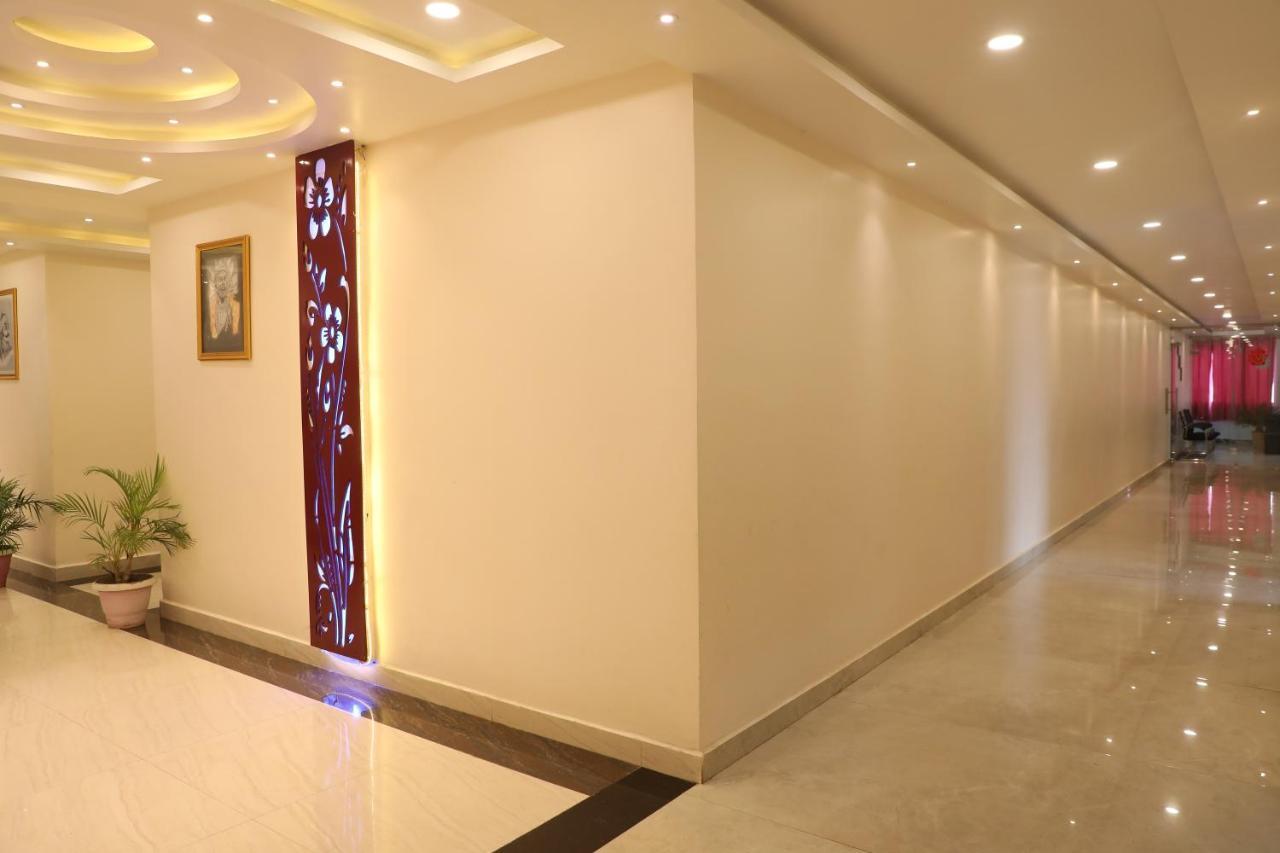 Bina-Etawa Hotel Shri Siddhivinayak מראה חיצוני תמונה