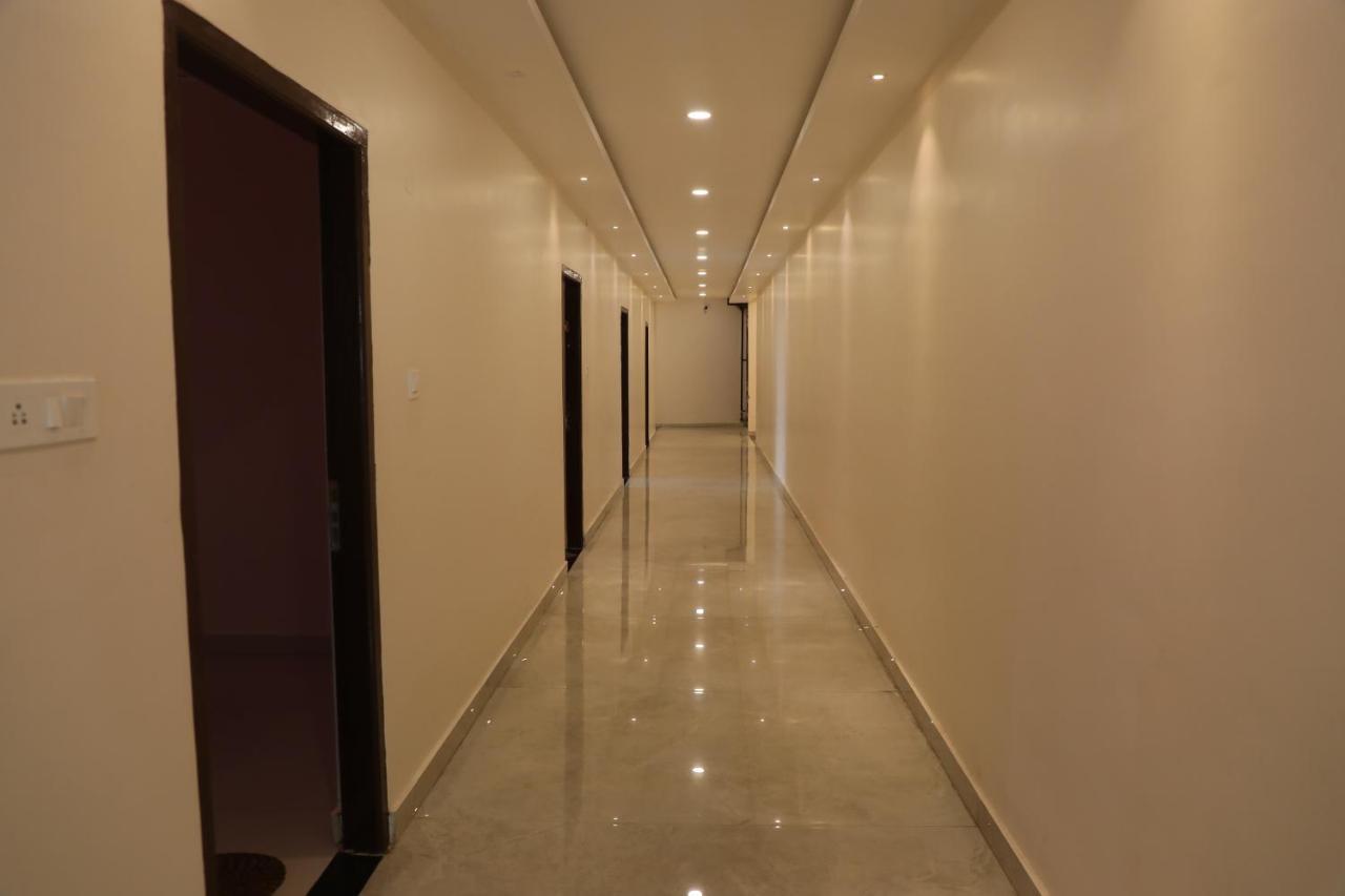 Bina-Etawa Hotel Shri Siddhivinayak מראה חיצוני תמונה