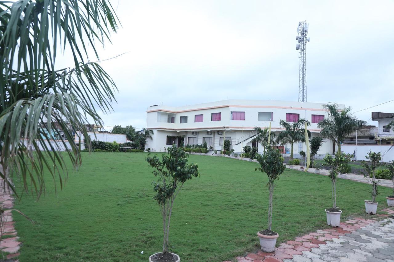 Bina-Etawa Hotel Shri Siddhivinayak מראה חיצוני תמונה