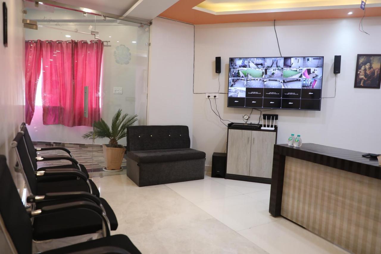 Bina-Etawa Hotel Shri Siddhivinayak מראה חיצוני תמונה