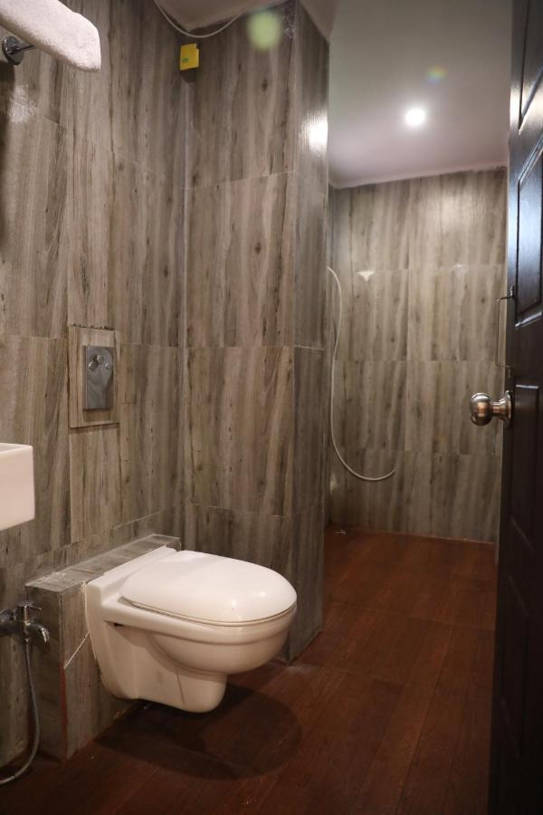 Bina-Etawa Hotel Shri Siddhivinayak מראה חיצוני תמונה